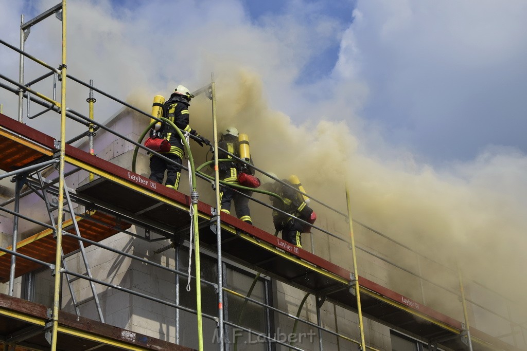 Dachstuhlbrand Koeln Poll Geislarerstr P063.JPG - Miklos Laubert